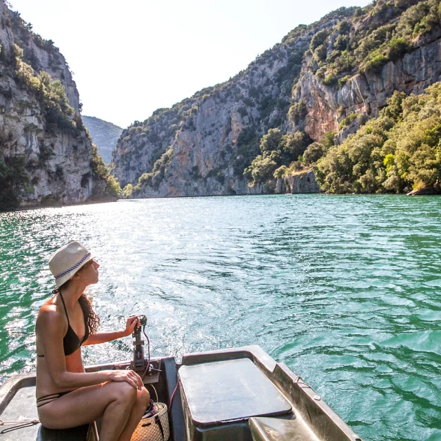 Bateau dans les Basses Gorges Du Verdon