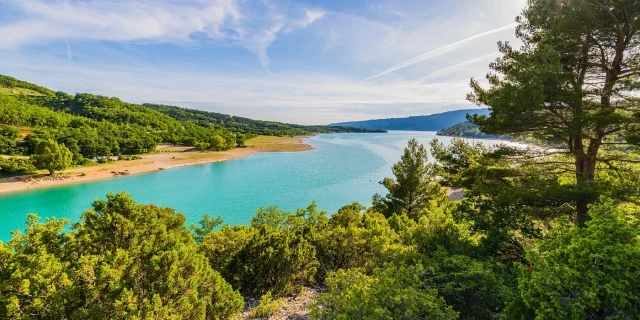 Lac De Sainte Croix Au Printemps