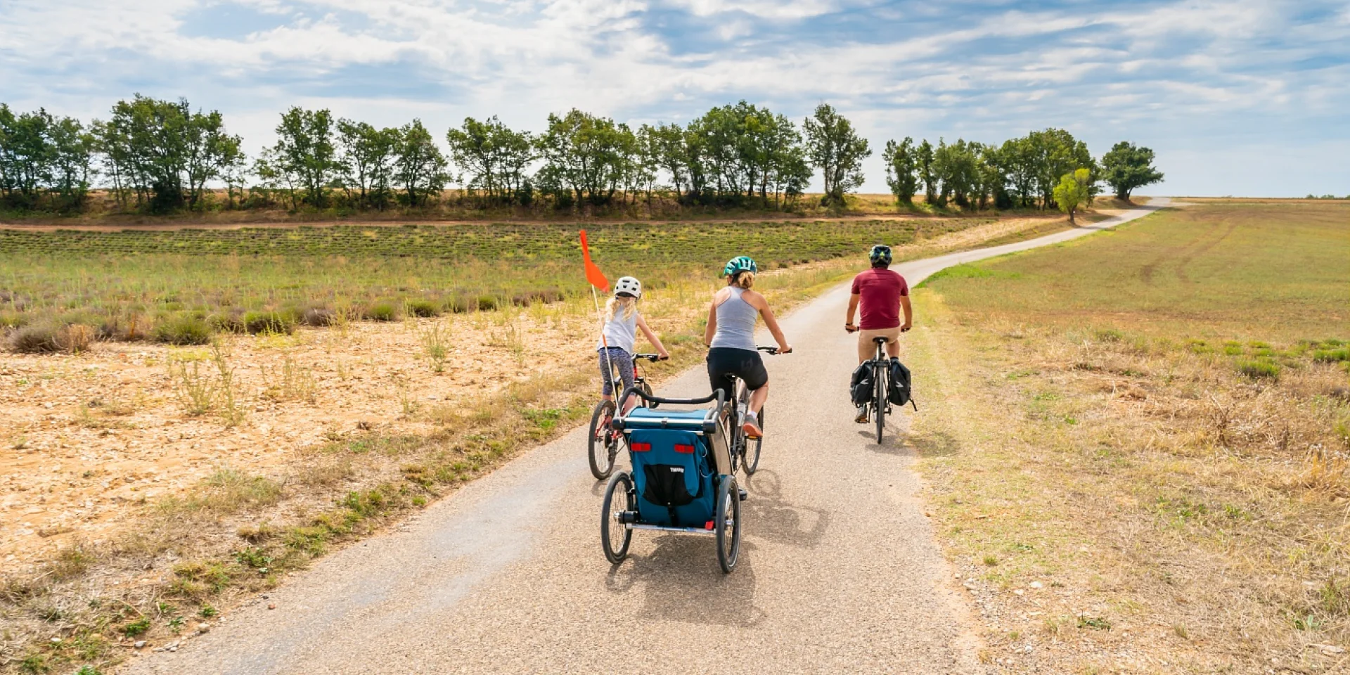 Vélo En Balade En Famille sur le Plateau De Valensole