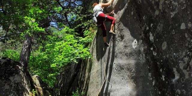 Escalade sur les Grès d'Annot
