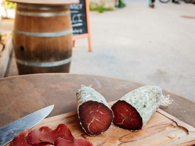 Secca de bœuf, spécialité locale d'Entrevaux