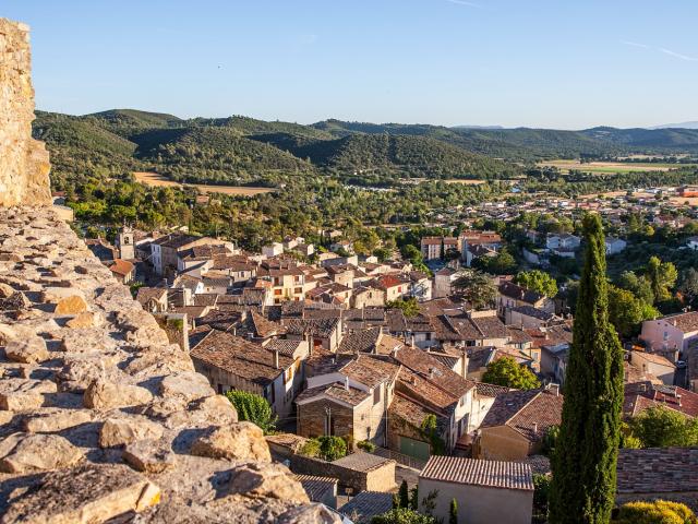 Vue d'ensemble de Gréoux-les-Bains depuis le château des templiers