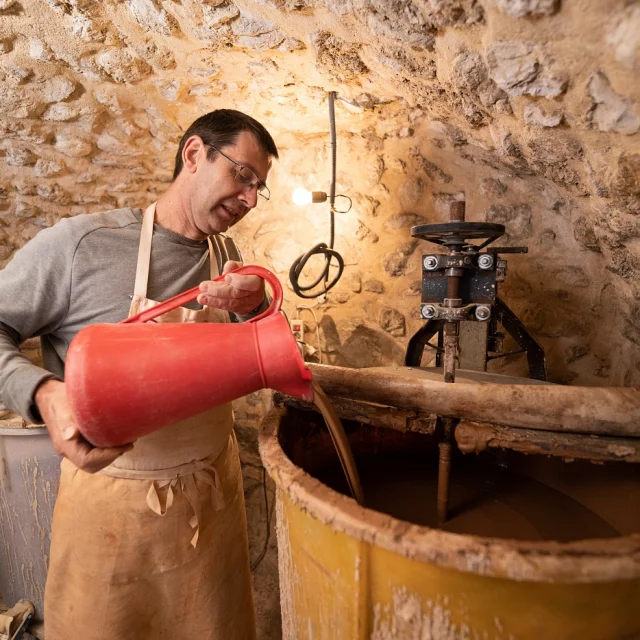 Faïence de Moustiers-Sainte-Marie, un artisanat local ancestral
