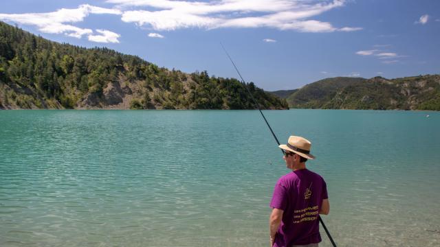 Pêche Sur Les Bords Du Lac De Sainte Croix