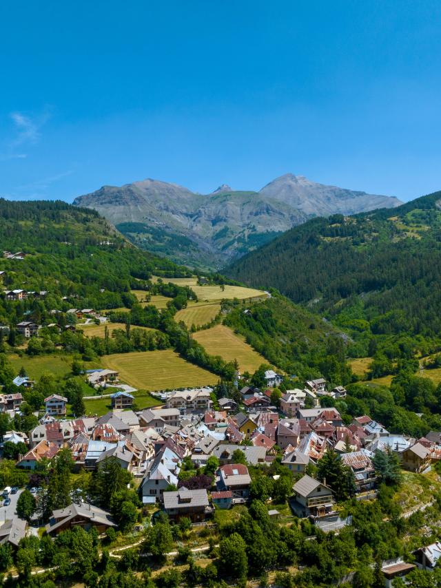 Allos Village