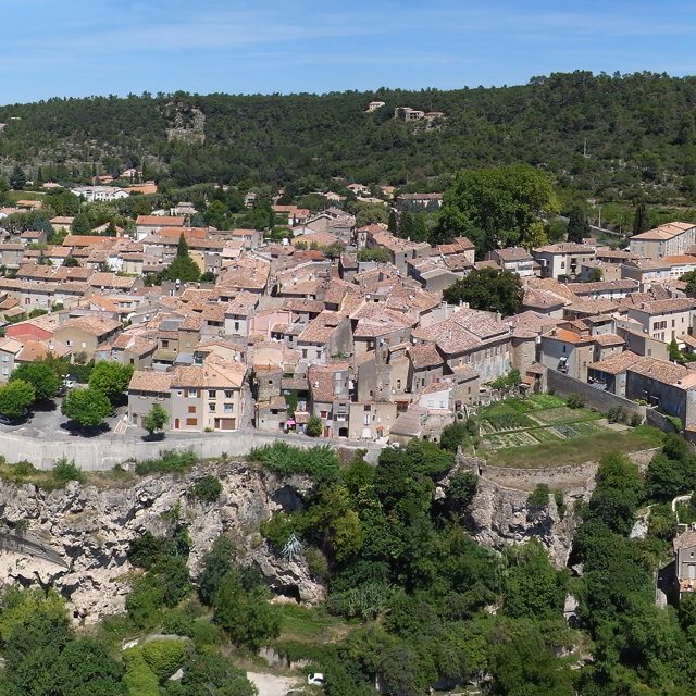 10 AOût 2011 VARAGES 83670 vues du village long 05°57'36